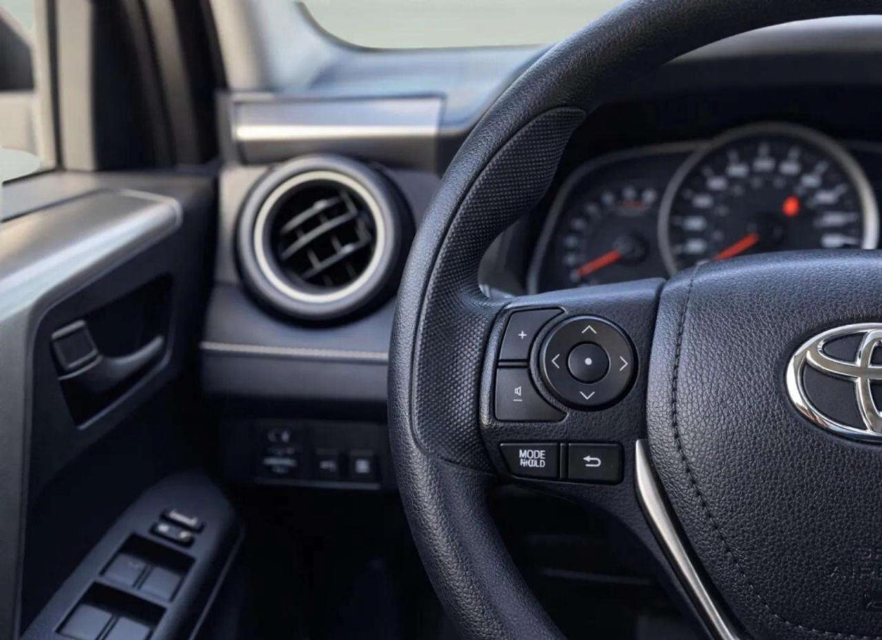 2015 Toyota RAV4 XLE Photo