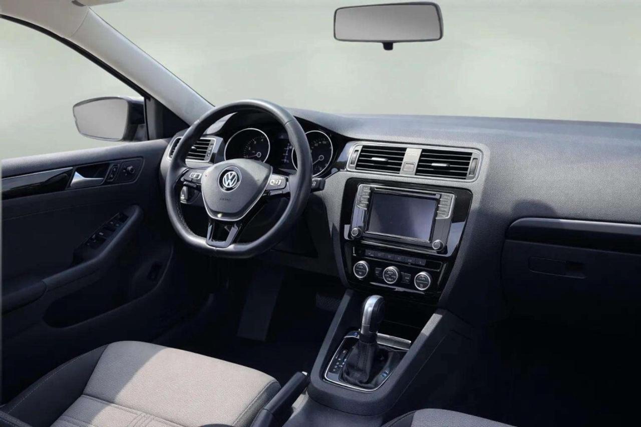 2017 Volkswagen Jetta Sedan 1.4 TSI  Wolfsburg Edition Photo