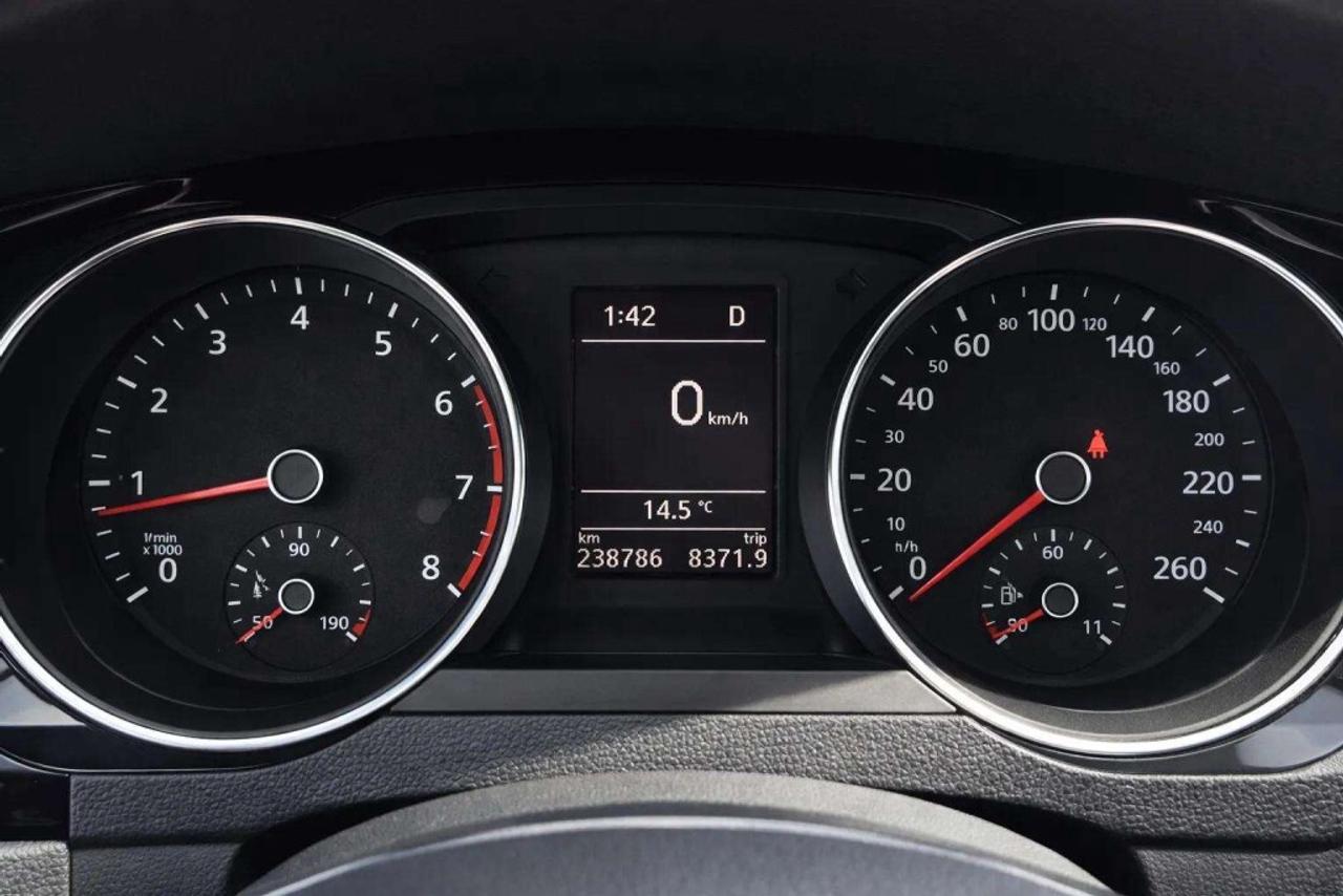 2017 Volkswagen Jetta Sedan 1.4 TSI  Wolfsburg Edition Photo