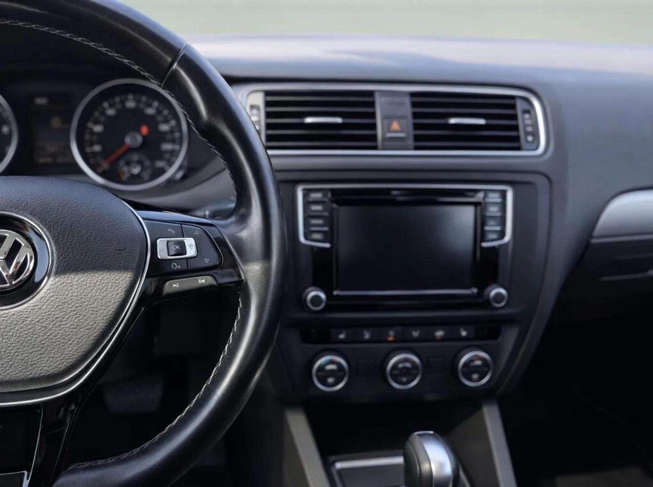 2017 Volkswagen Jetta Sedan 1.4 TSI  Wolfsburg Edition Photo
