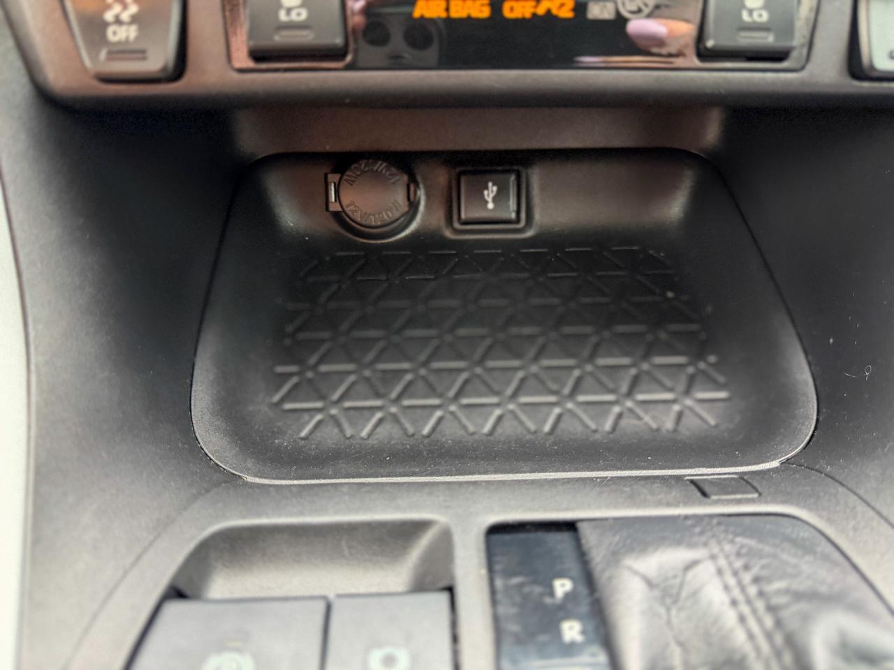 2021 Toyota RAV4 XLE/1 OWNER/BSM/ACC/LANE ASSIST/ROOF/CAMERA/2.5L Photo