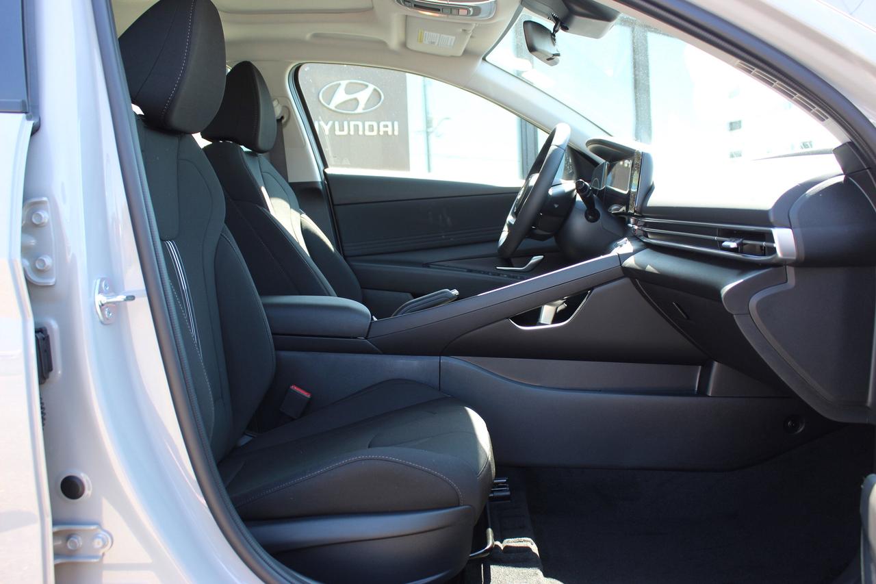 2024 Hyundai Elantra Preferred IVT w/Tech Pkg Photo