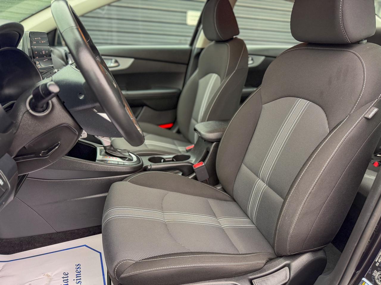 2023 Kia Forte LX/CAMERA/LOW KM/NO ACCIDENTS/1 OWNER/2.0 L Photo