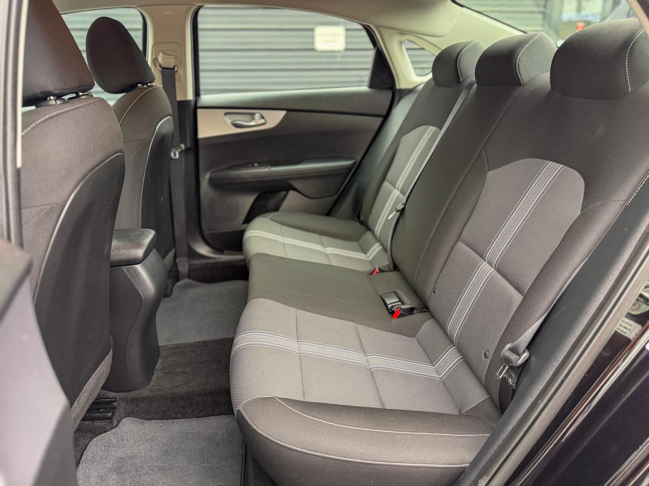2023 Kia Forte LX/CAMERA/LOW KM/NO ACCIDENTS/1 OWNER/2.0 L Photo