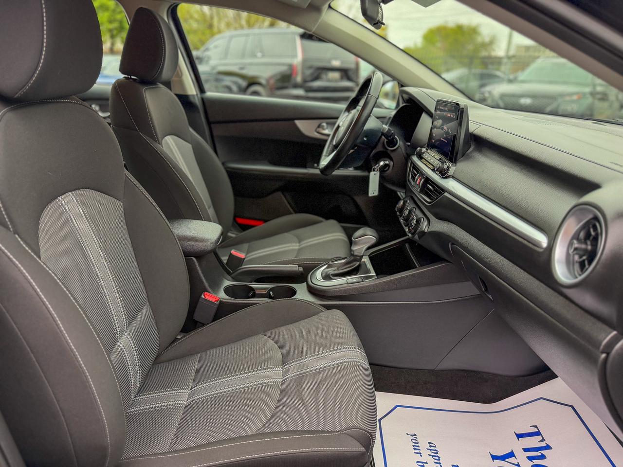 2023 Kia Forte LX/CAMERA/LOW KM/NO ACCIDENTS/1 OWNER/2.0 L Photo