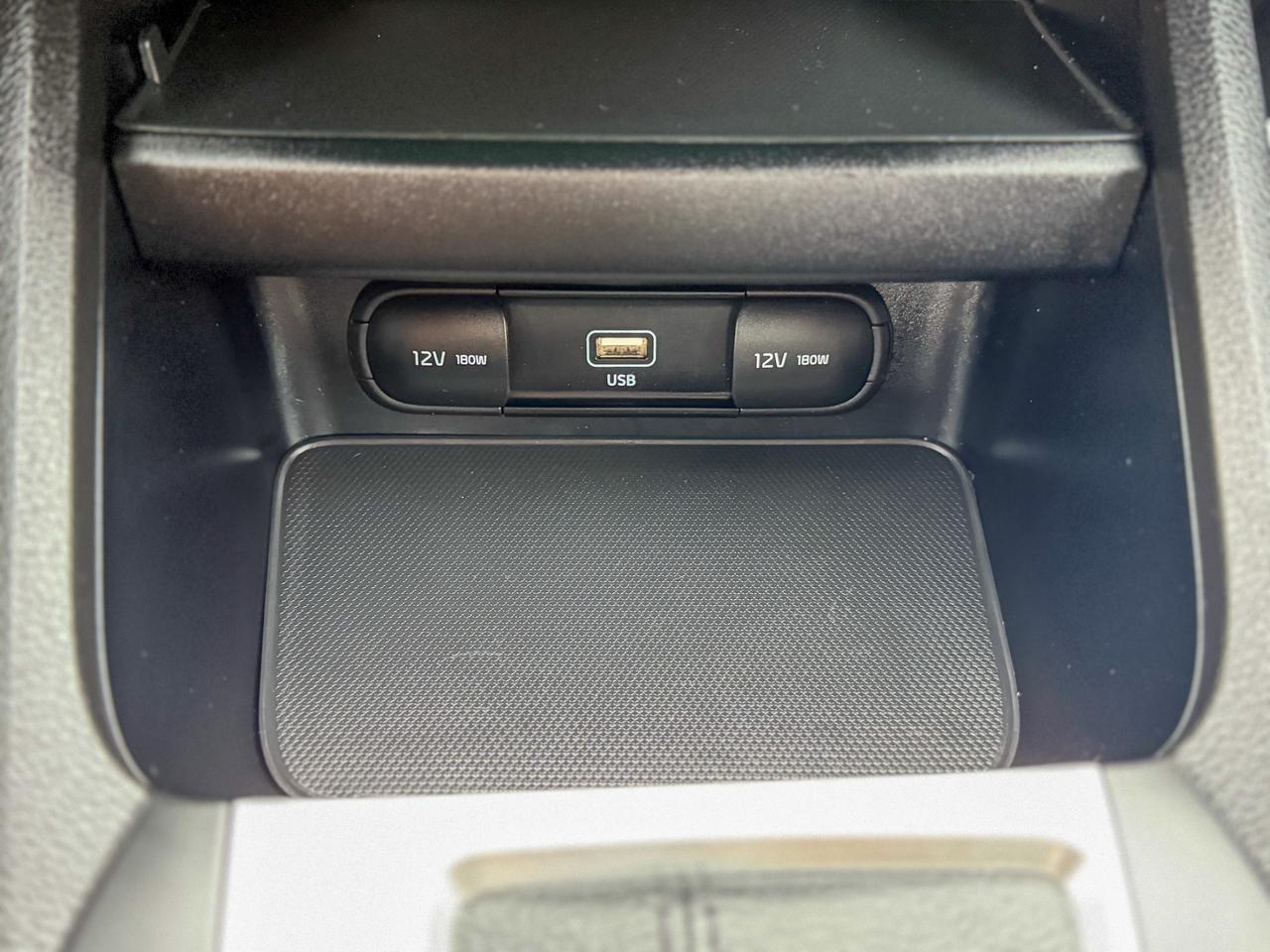 2023 Kia Forte LX/CAMERA/LOW KM/NO ACCIDENTS/1 OWNER/2.0 L Photo