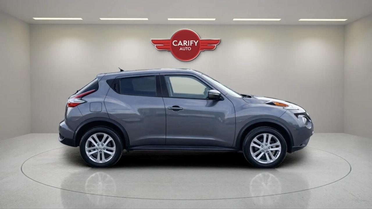 2016 Nissan Juke SV  All-wheel Drive Photo
