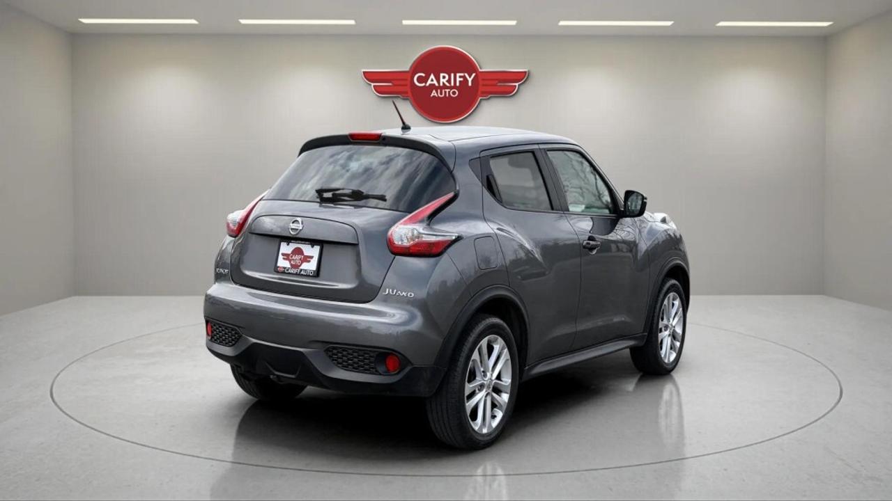 2016 Nissan Juke SV  All-wheel Drive Photo