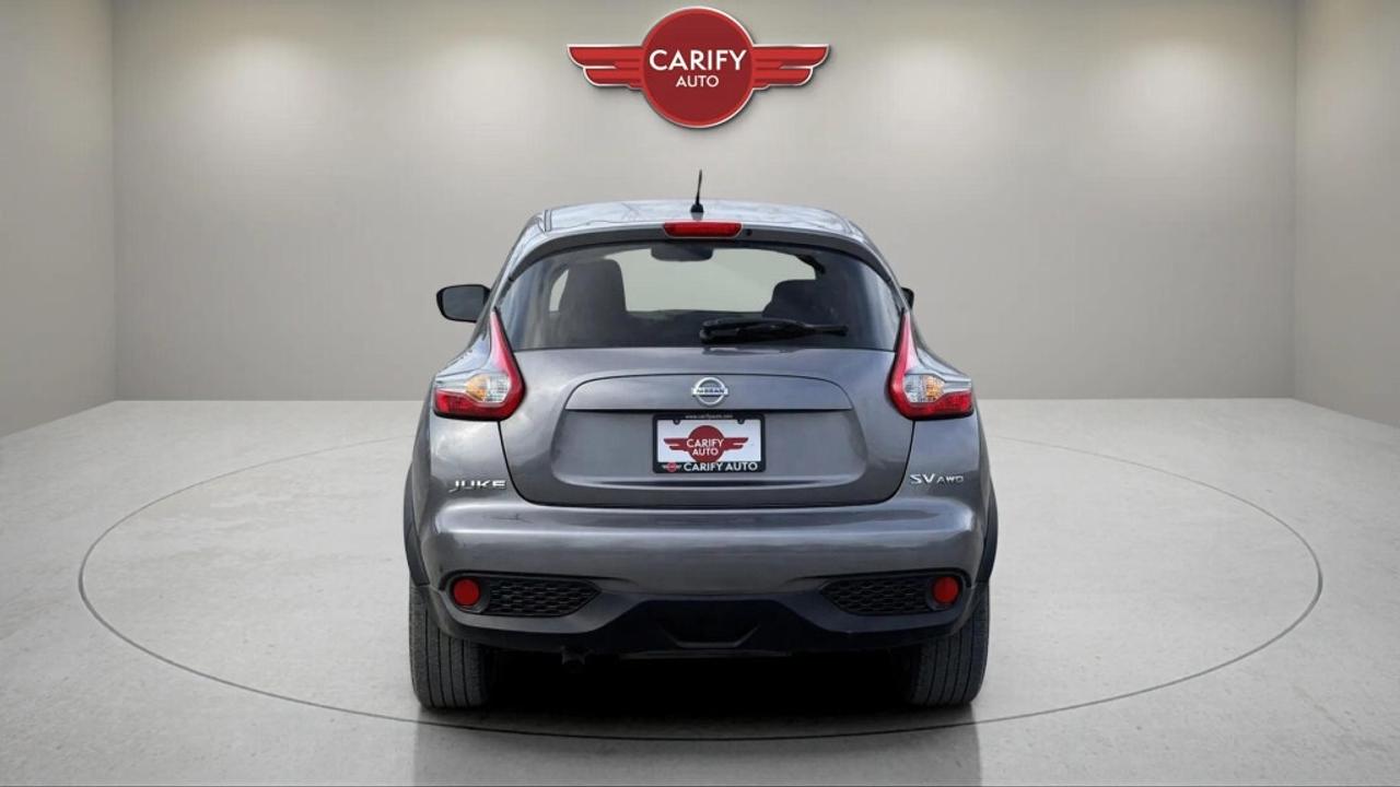 2016 Nissan Juke SV  All-wheel Drive Photo
