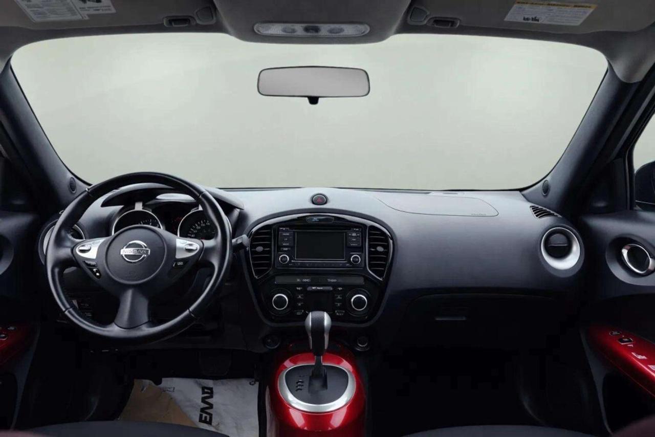 2016 Nissan Juke SV  All-wheel Drive Photo