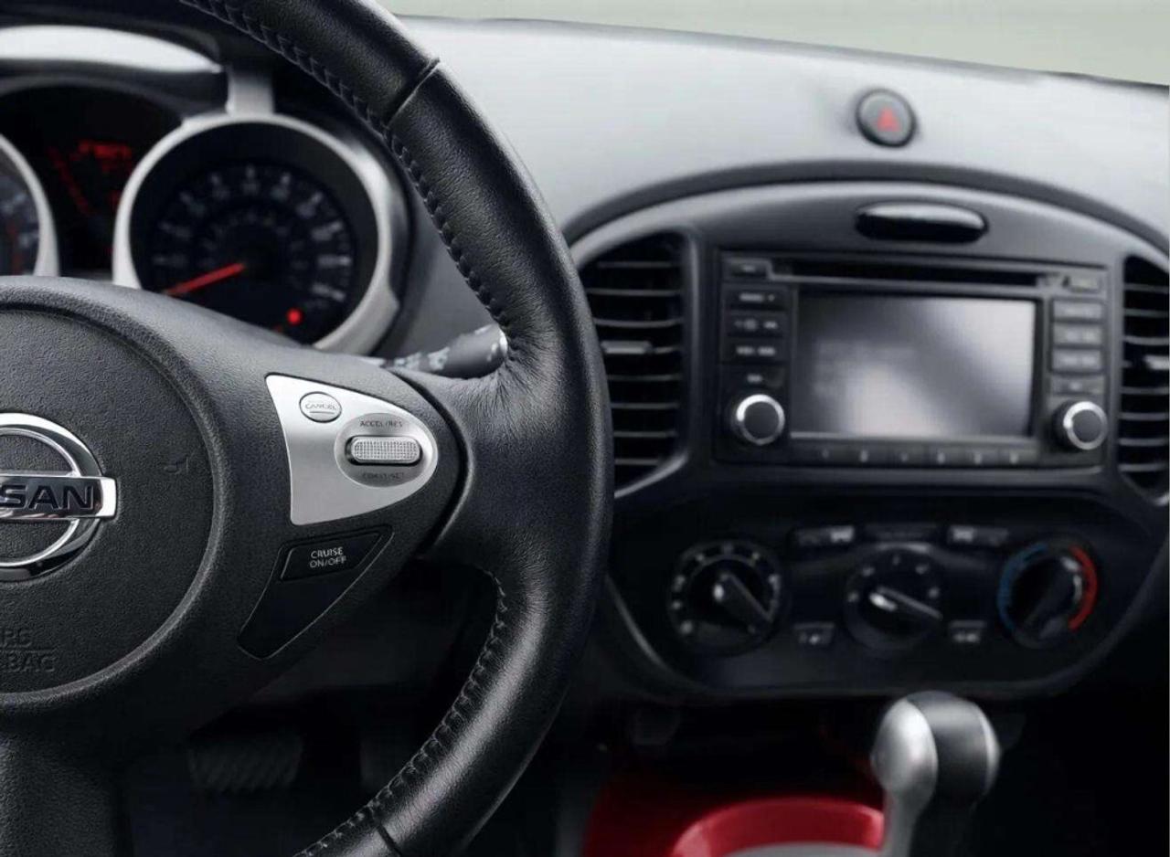 2016 Nissan Juke SV  All-wheel Drive Photo