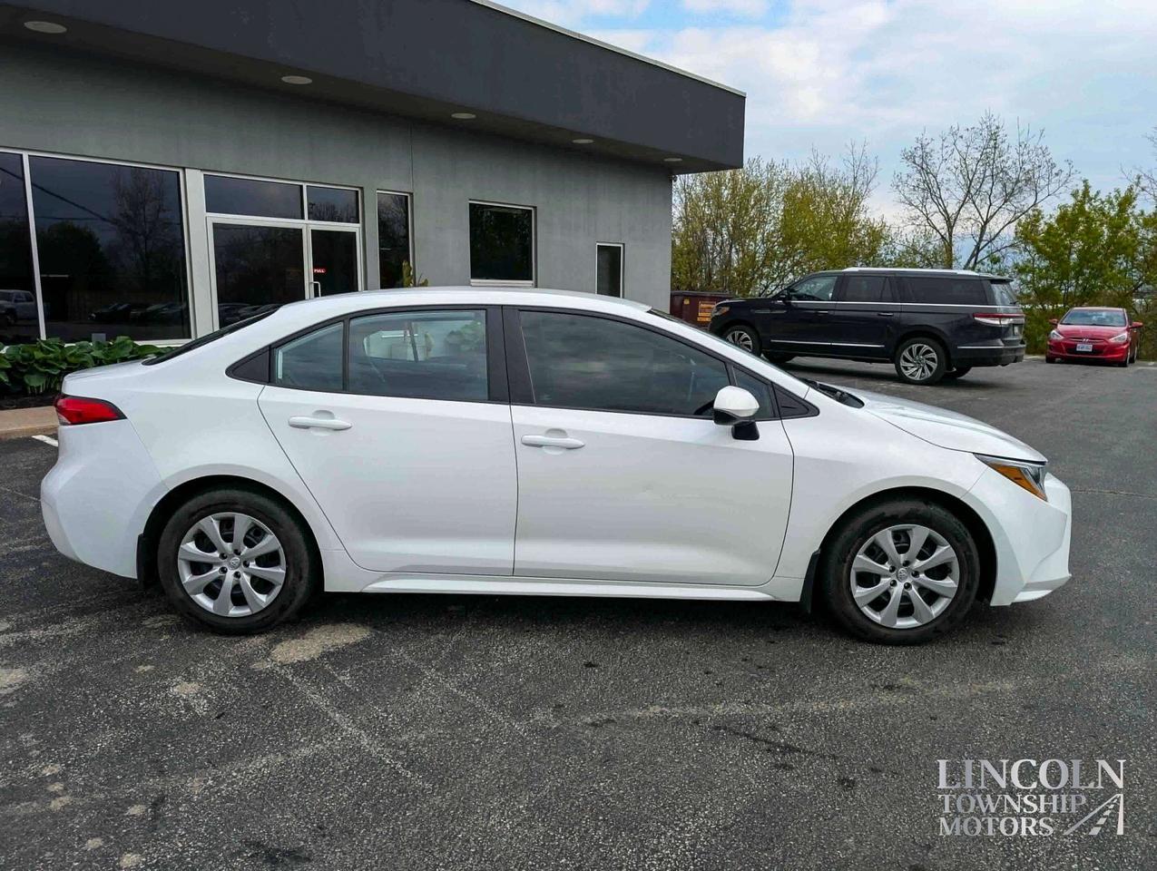 2020 Toyota Corolla LE - HEATED SEATS, CLEAN CARFAX, 1 OWNER, WINTERS! Photo
