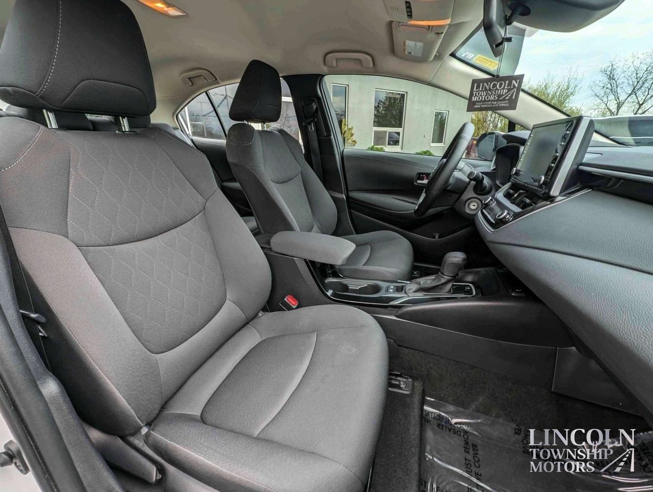 2020 Toyota Corolla LE - HEATED SEATS, CLEAN CARFAX, 1 OWNER, WINTERS! Photo