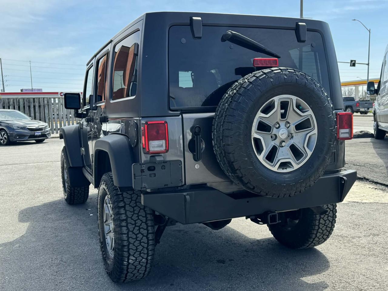 2016 Jeep WRANGLER UNLIMITED 4WD 4dr Rubicon Photo2