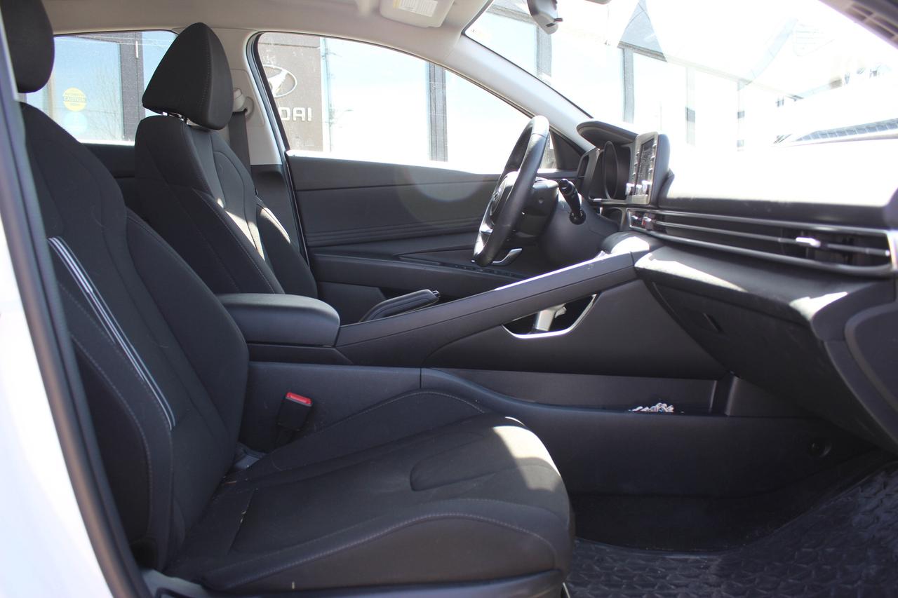 2023 Hyundai Elantra Preferred Photo