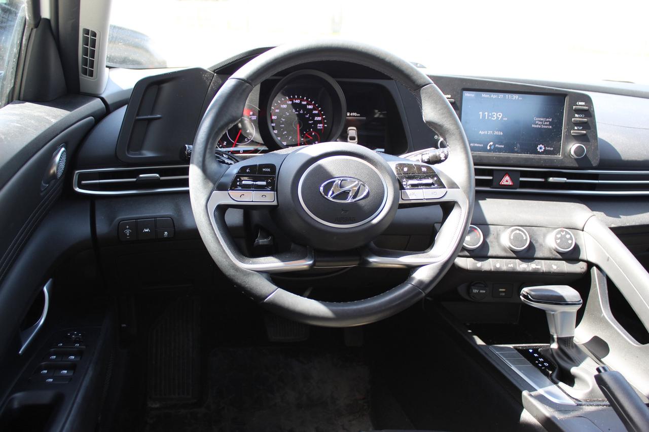 2023 Hyundai Elantra Preferred Photo