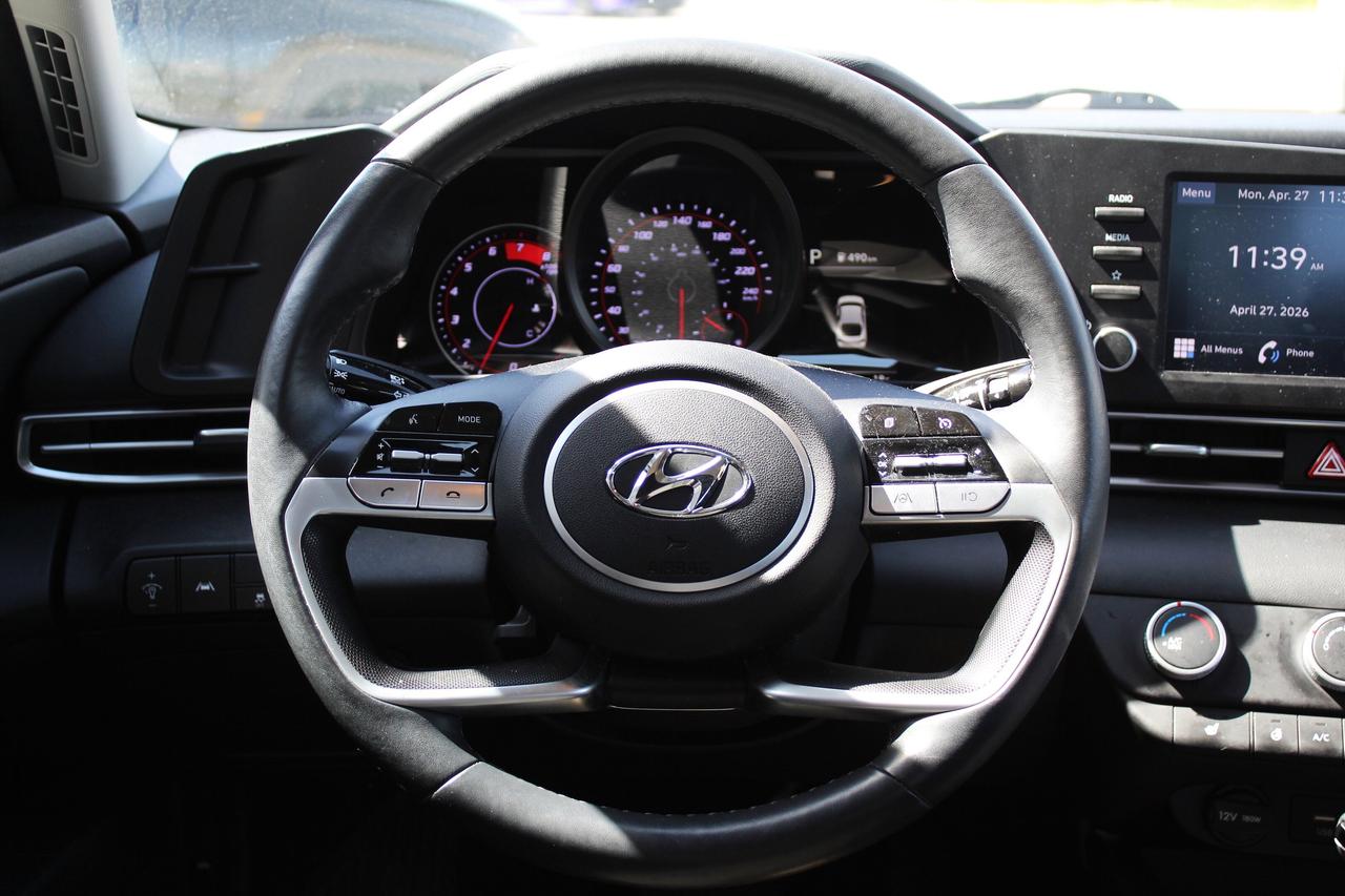 2023 Hyundai Elantra Preferred Photo