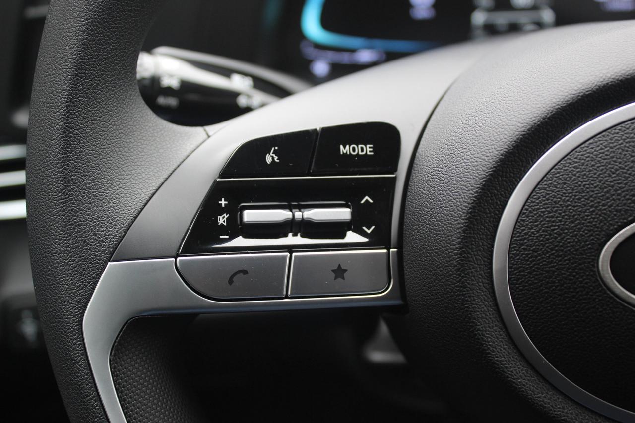 2023 Hyundai Elantra Preferred Photo