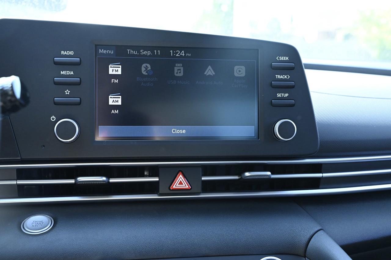 2023 Hyundai Elantra Preferred Photo