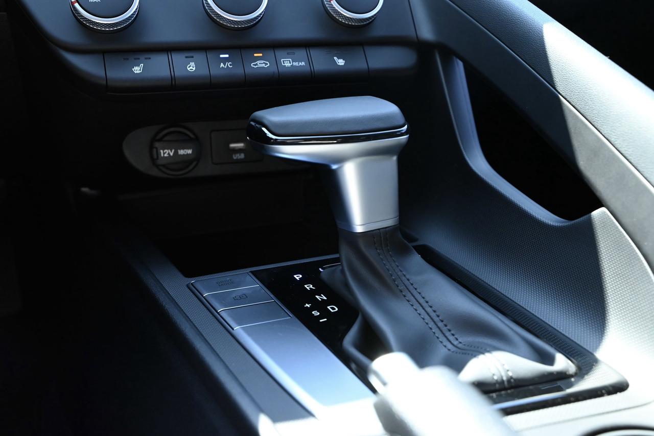 2023 Hyundai Elantra Preferred Photo