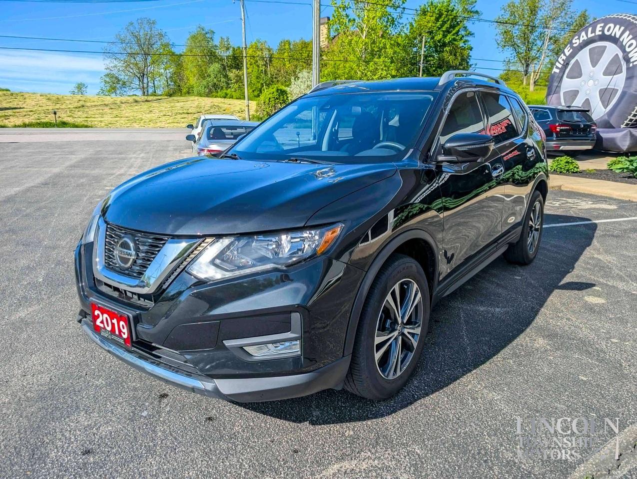 2019 Nissan Rogue SV - NAV, CLEAN CARFAX, SUNROOF, AWD, RMT START Photo3