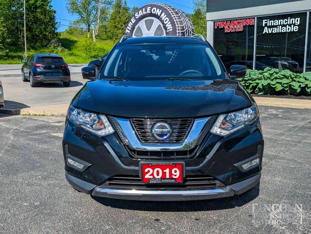 2019 Nissan Rogue SV - NAV, CLEAN CARFAX, SUNROOF, AWD, RMT START Photo2