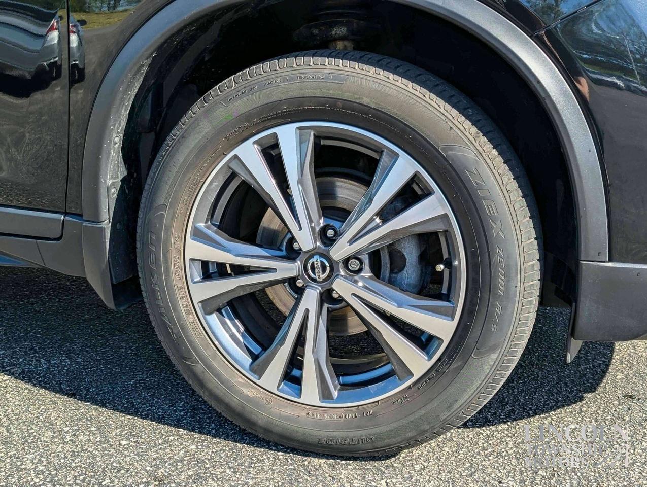 2019 Nissan Rogue SV - NAV, CLEAN CARFAX, SUNROOF, AWD, RMT START Photo