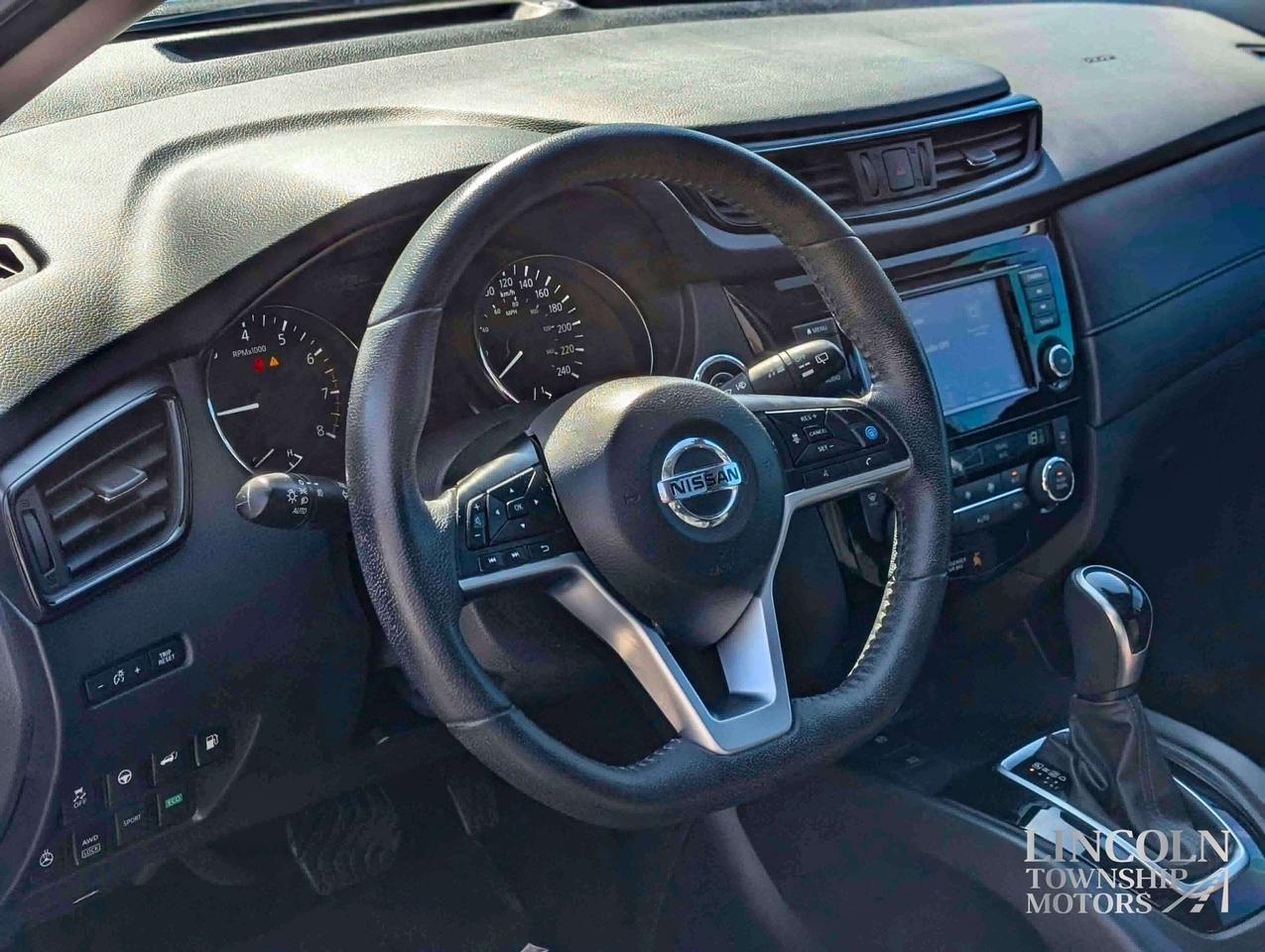 2019 Nissan Rogue SV - NAV, CLEAN CARFAX, SUNROOF, AWD, RMT START Photo