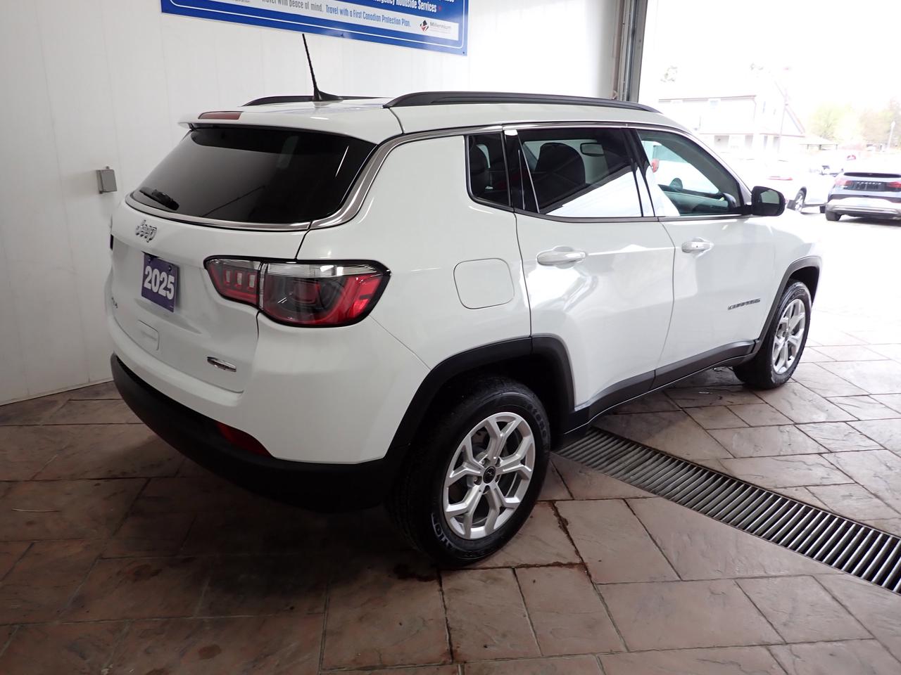2025 Jeep Compass North 4WD Photo