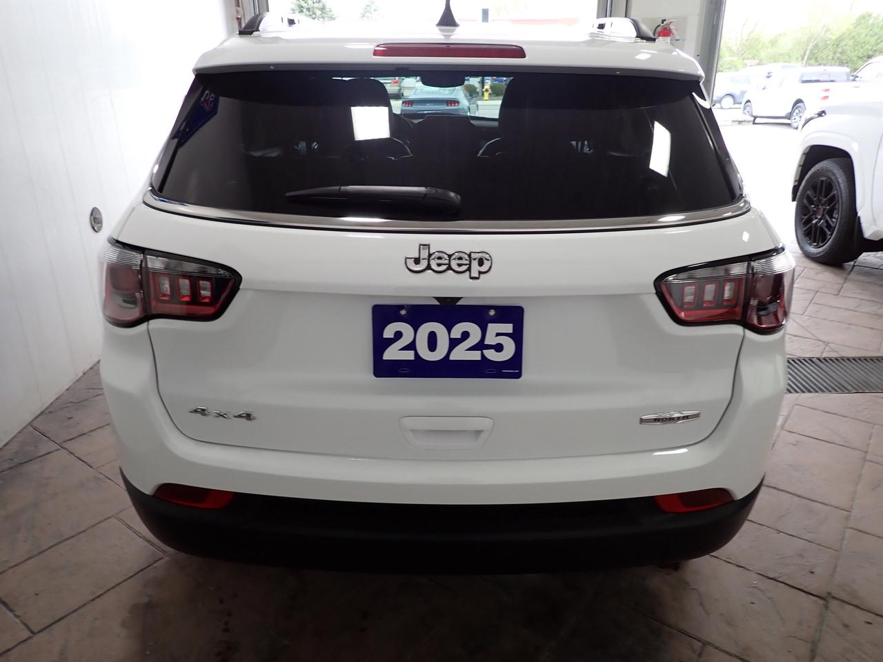 2025 Jeep Compass North 4WD Photo