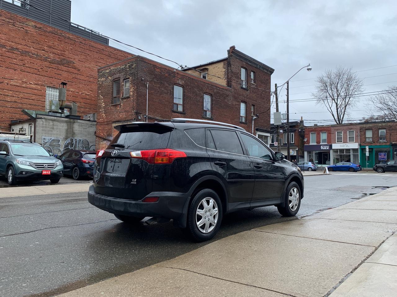 2014 Toyota RAV4 AWD 4dr LE Photo
