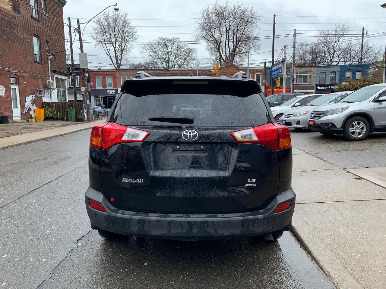 2014 Toyota RAV4 AWD 4dr LE Photo