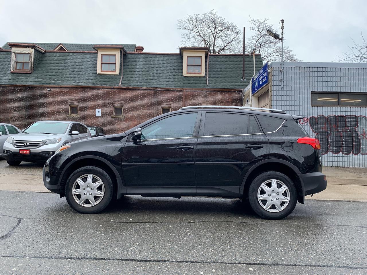 2014 Toyota RAV4 AWD 4dr LE Photo