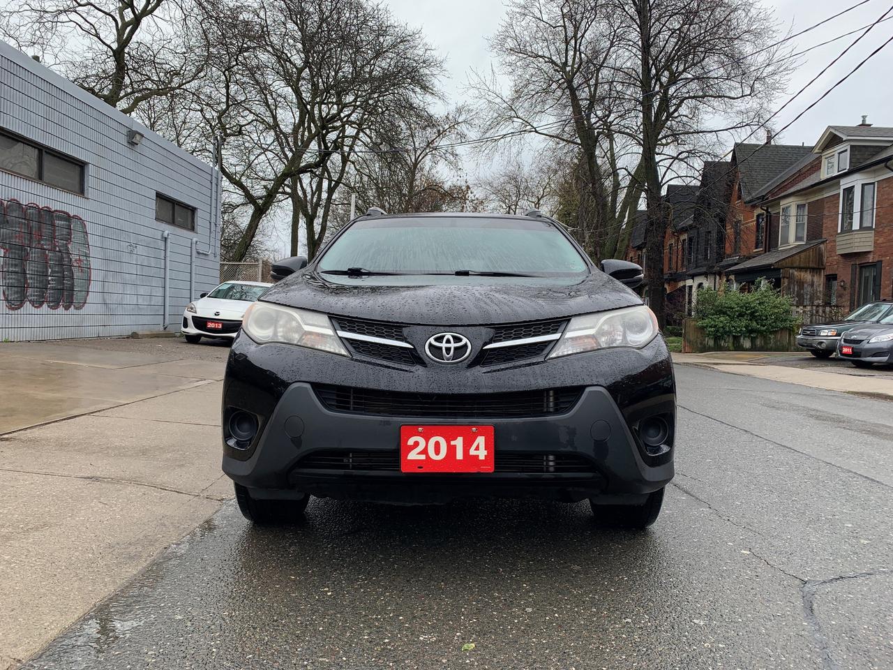 2014 Toyota RAV4 AWD 4dr LE Photo