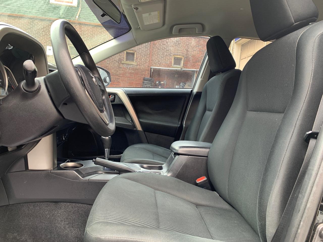 2014 Toyota RAV4 AWD 4dr LE Photo