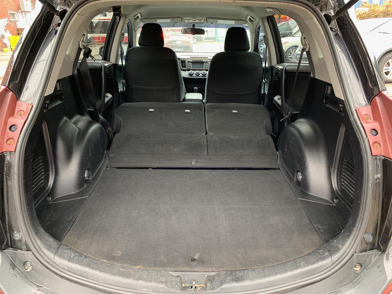 2014 Toyota RAV4 AWD 4dr LE Photo