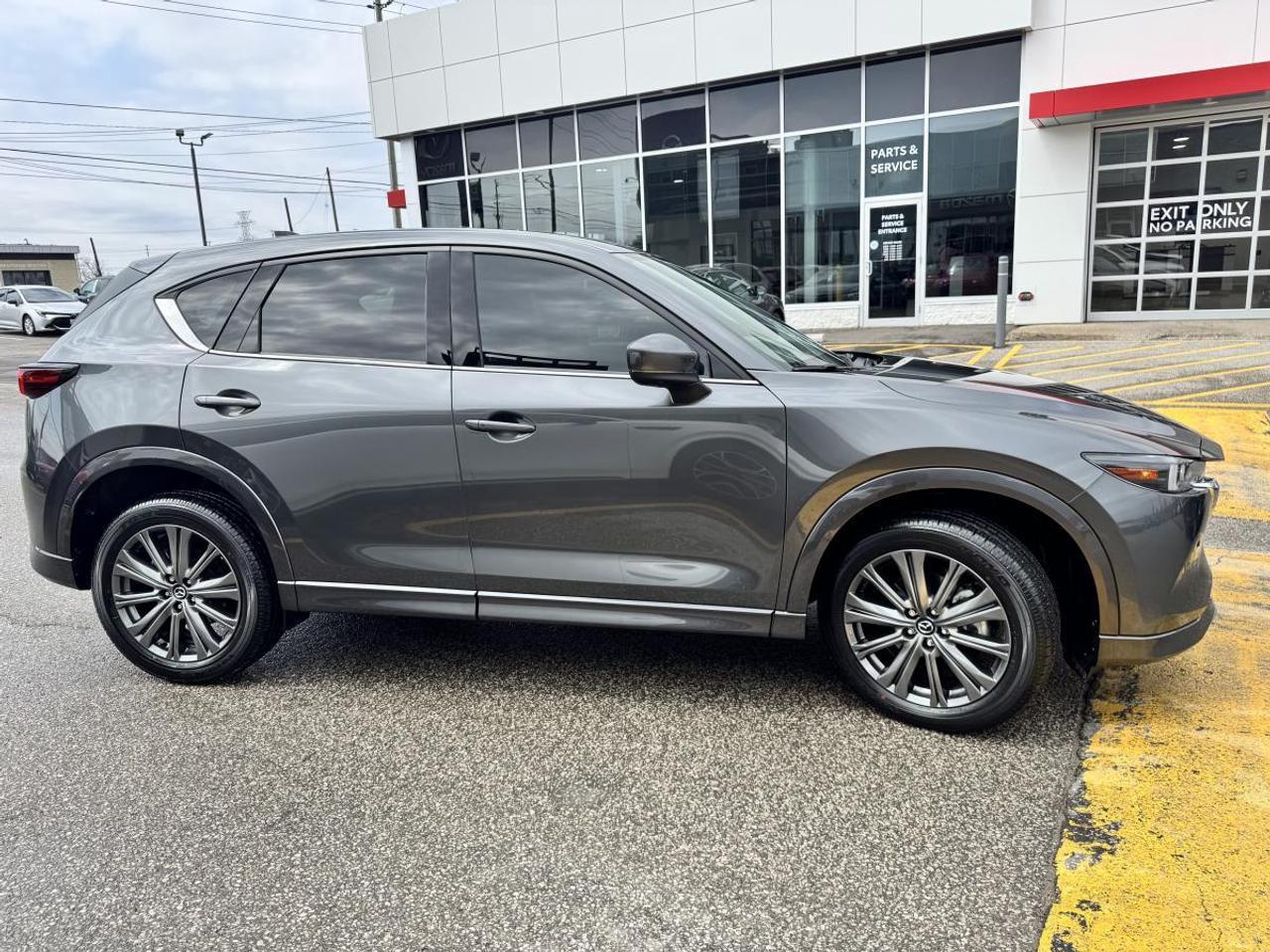 2025 Mazda CX-5 SIGNATURE/ LIKE NEW/ CPO/ EXTENDED WARRANTY Photo3