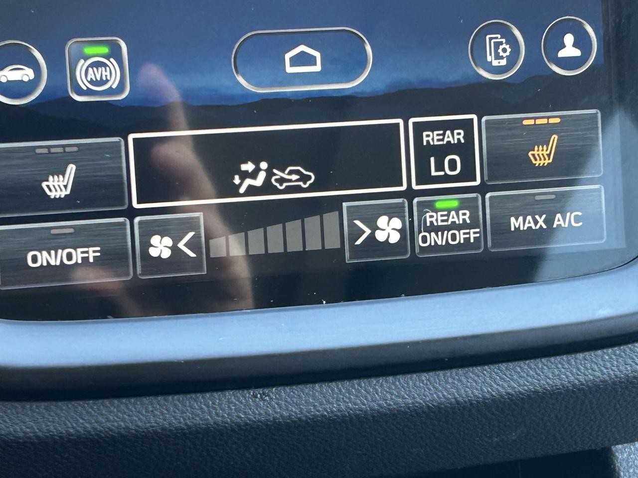 2025 Subaru ASCENT ONYX/LEATHER/HEATED SEATS/B-UP CAM*BELLEVILLE* Photo