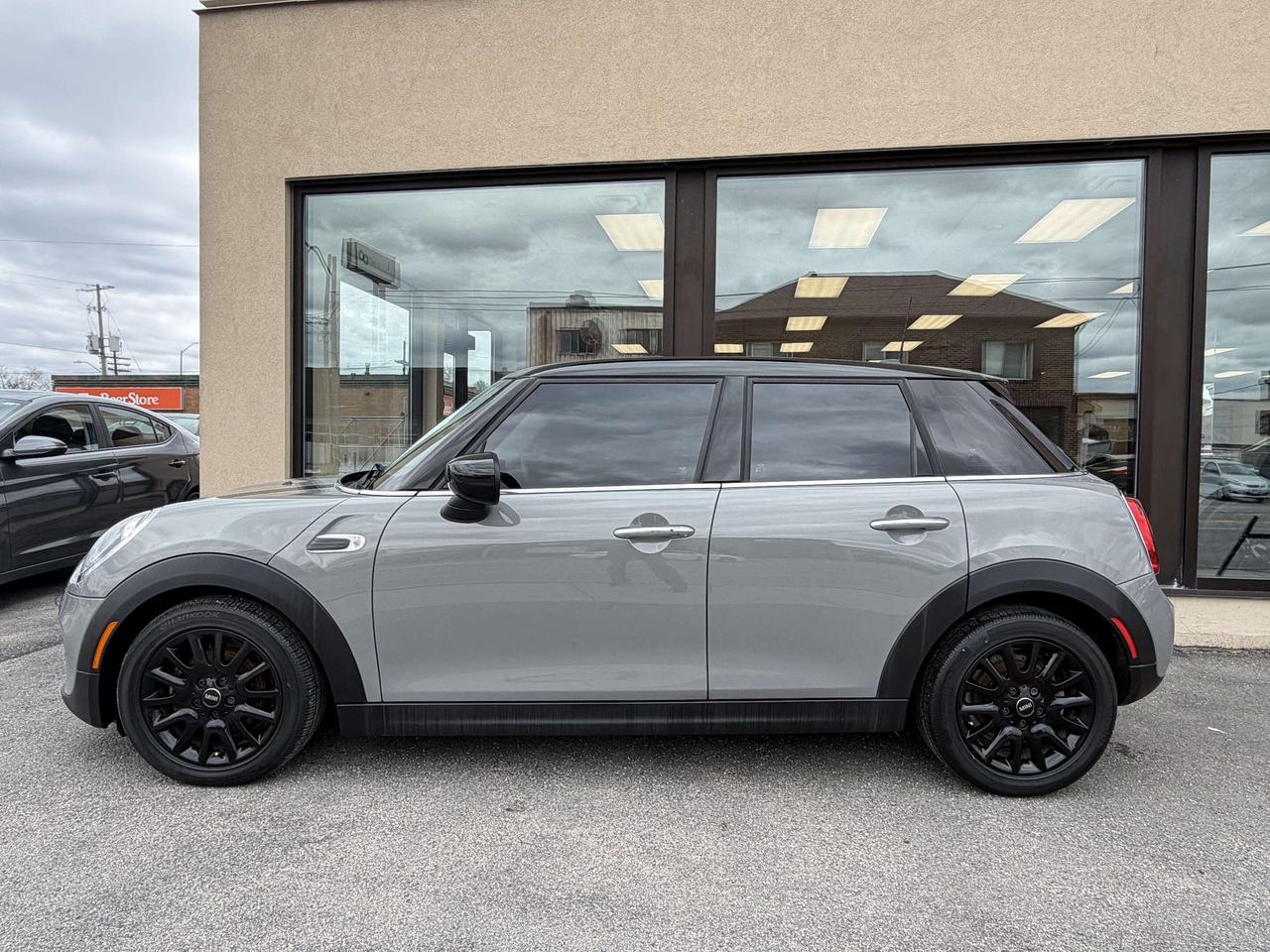 2021 MINI 5 Door Cooper  ** CALL BELLEVILLE 613*961*8848 ** Photo