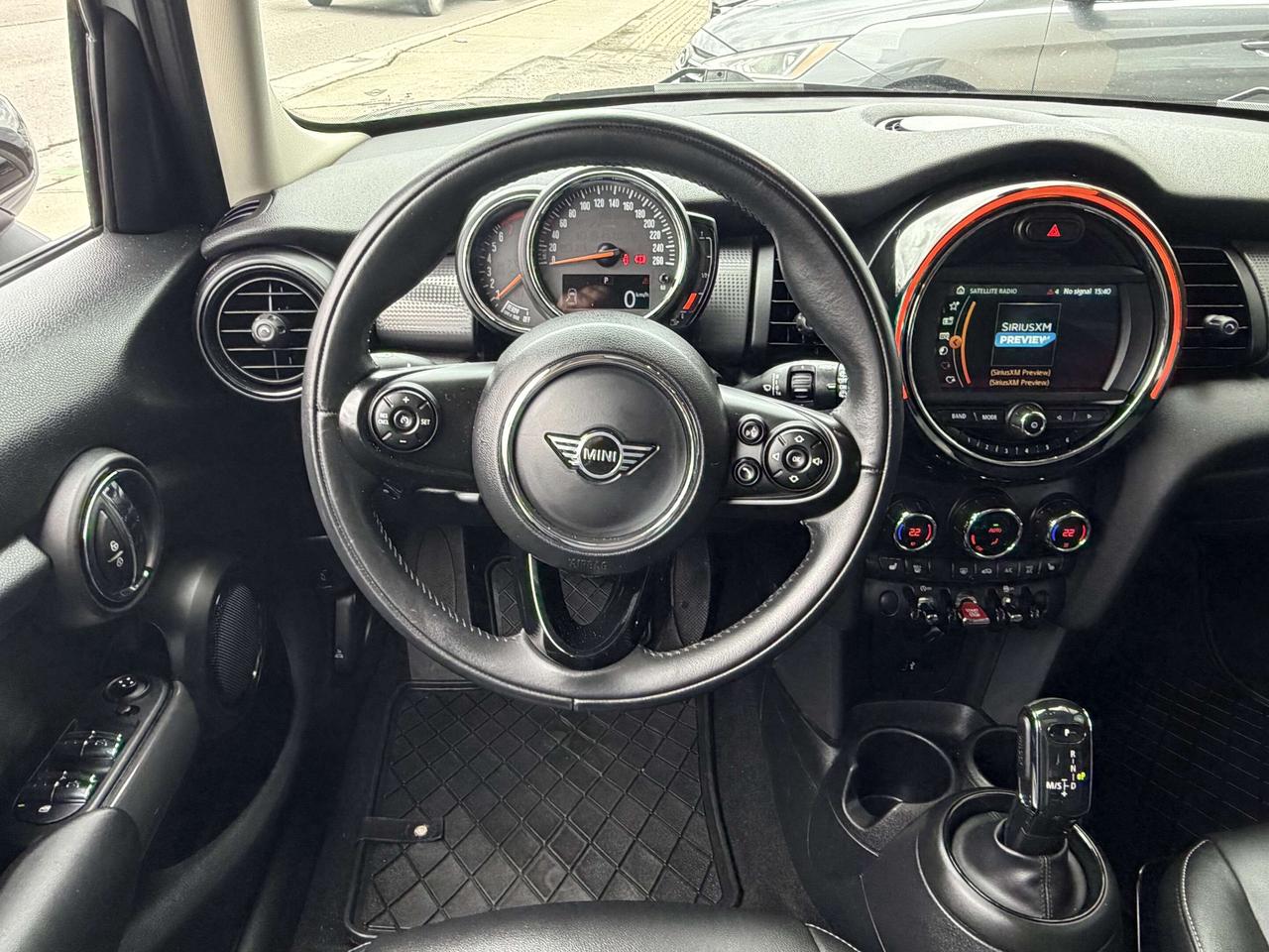 2021 MINI 5 Door Cooper  ** CALL BELLEVILLE 613*961*8848 ** Photo