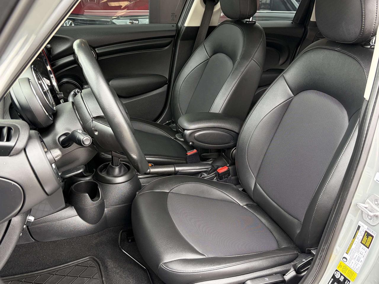 2021 MINI 5 Door Cooper  ** CALL BELLEVILLE 613*961*8848 ** Photo