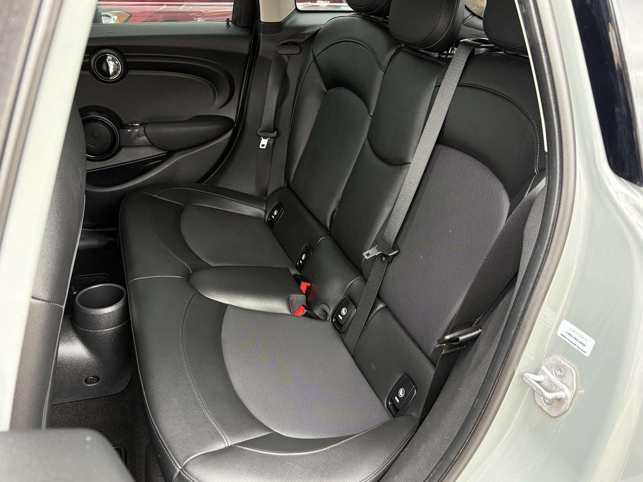 2021 MINI 5 Door Cooper  ** CALL BELLEVILLE 613*961*8848 ** Photo