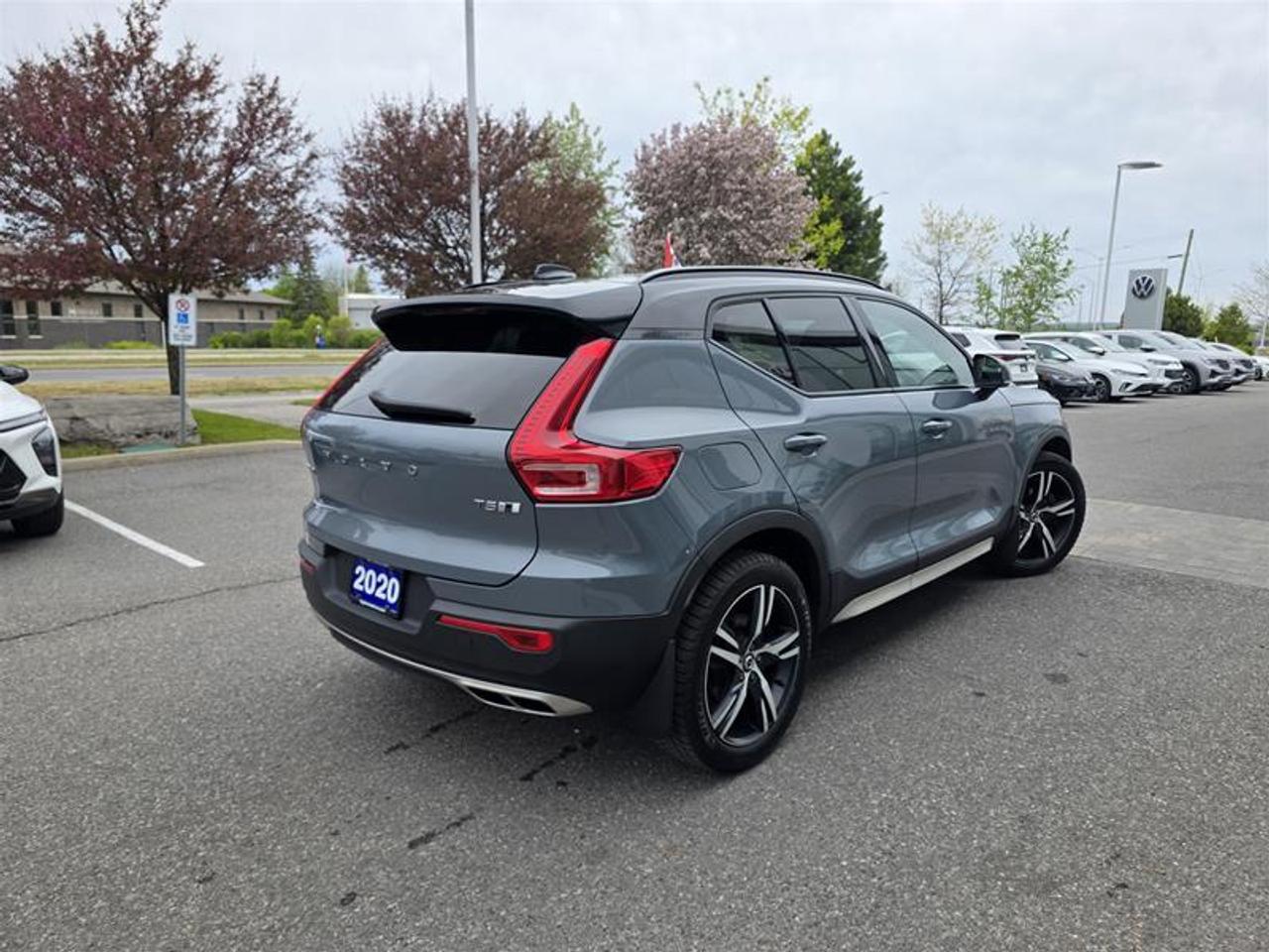 2020 Volvo XC40 T5 AWD R-Design W/Winter tires Photo4
