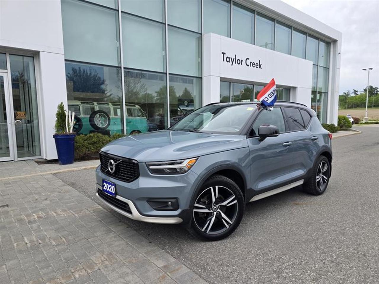 2020 Volvo XC40 T5 AWD R-Design W/Winter tires Photo0
