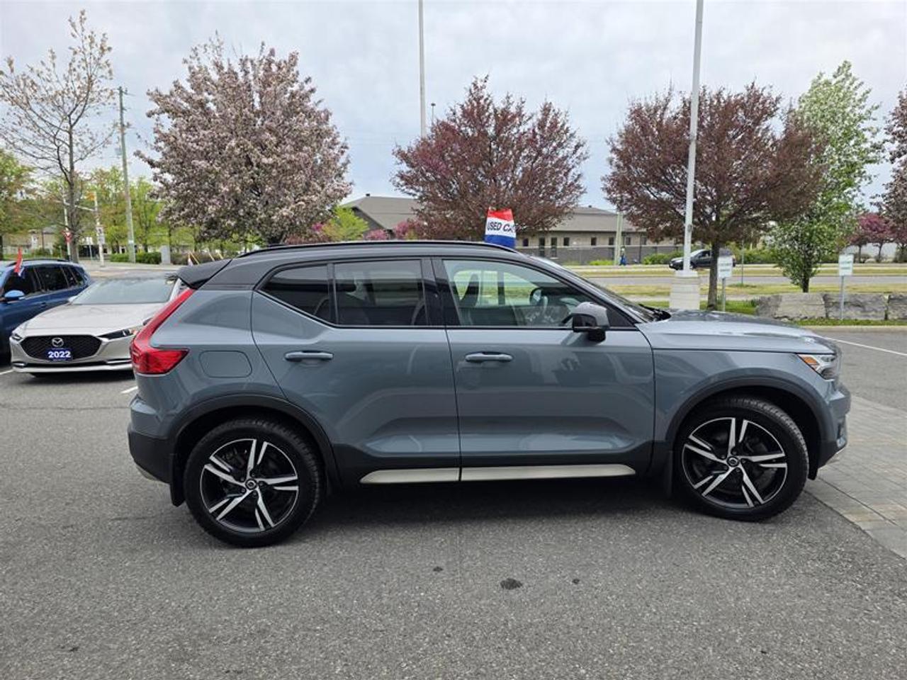 2020 Volvo XC40 T5 AWD R-Design W/Winter tires Photo