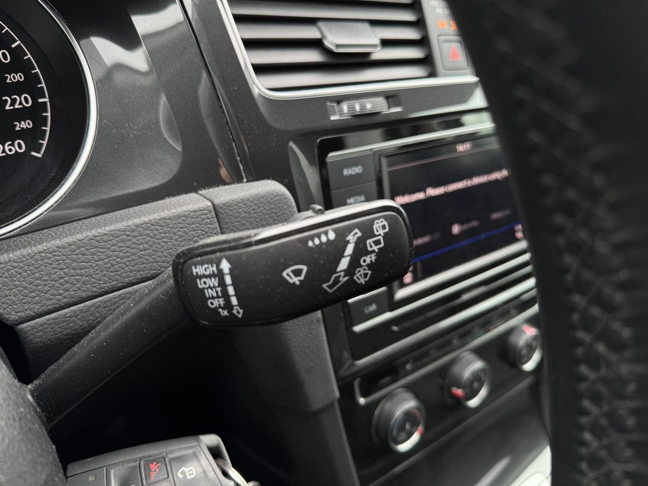 2019 Volkswagen Golf SportWagen Comfortline Manual 4MOTION Photo