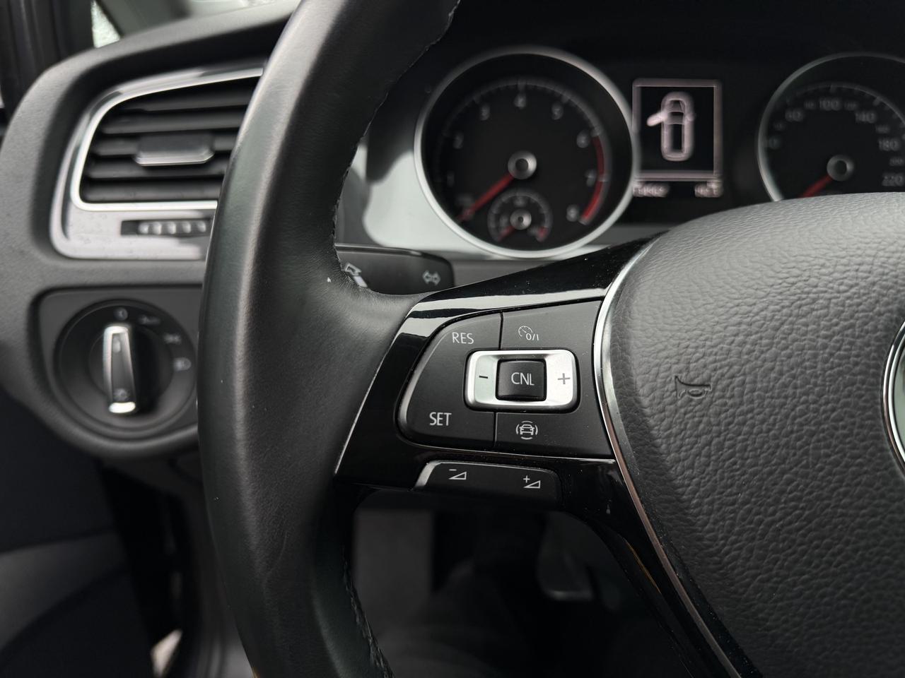 2019 Volkswagen Golf SportWagen Comfortline Manual 4MOTION Photo