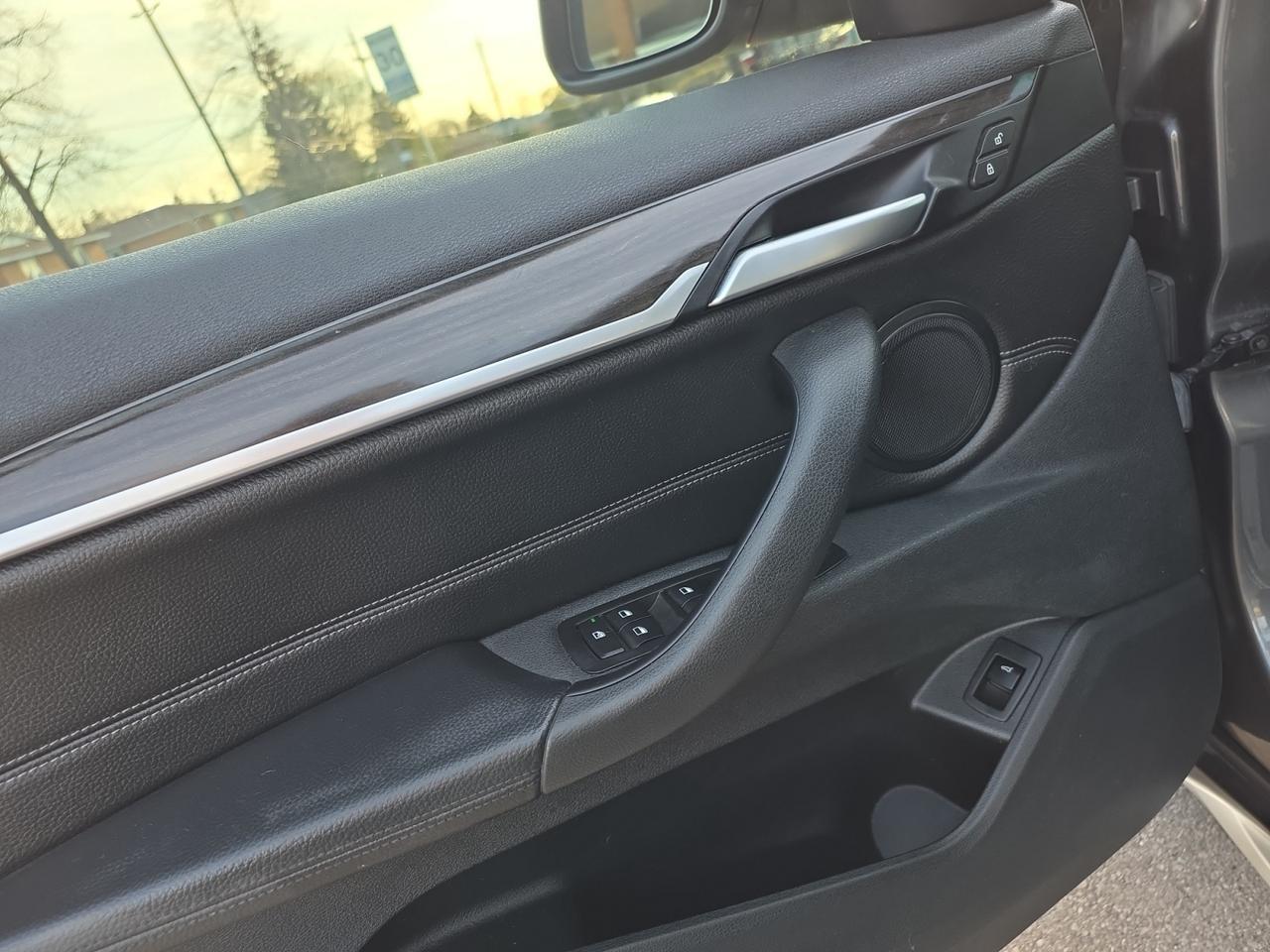 2018 BMW X1 XDrive28i * FULL SERVICE HISTORY / PANORAMIC ROOF Photo