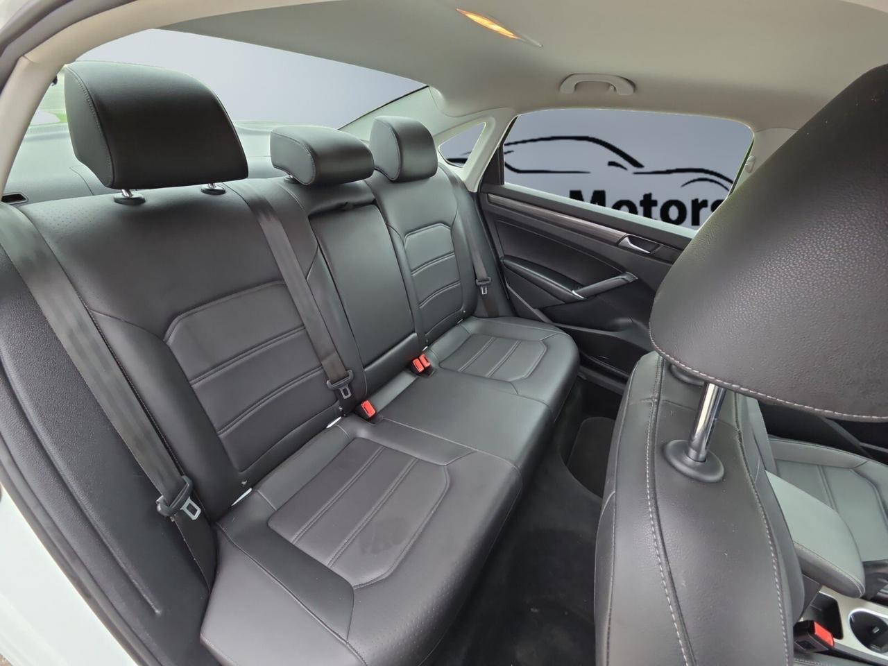 2021 Volkswagen Passat Highline * CARPLAY / ROOF / BLIND SPOT / LEATHER / Photo