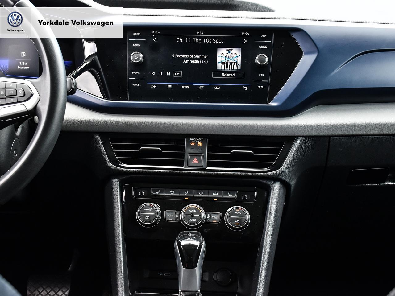 2022 Volkswagen Taos  Photo